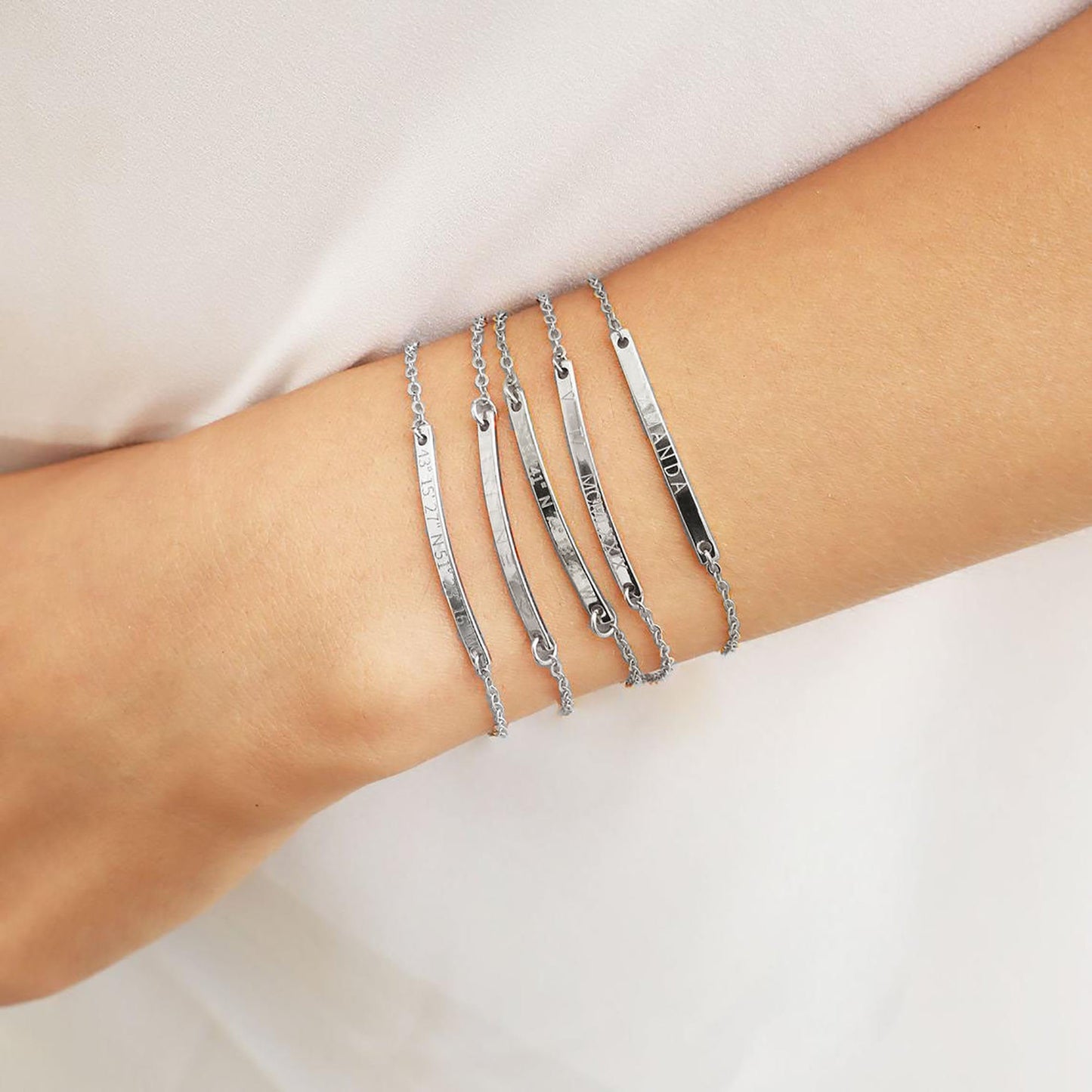 💕Muttertag Geschenk für Sie Armband Koordinaten Silber Bar Armband Namensarmband